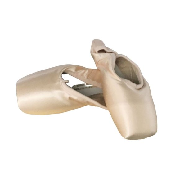 BLOCH Aspiration Ballet Pointe Shoes  - S0105 - Size 030A - Picture 4 of 10